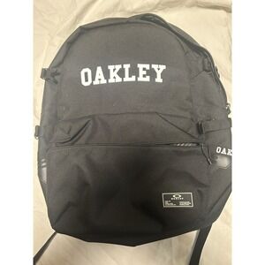 Oakley Essential Day Pack 5.0 Backpack College Black Laptop Bag School Travel